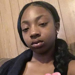 Meet your Posher, Niya